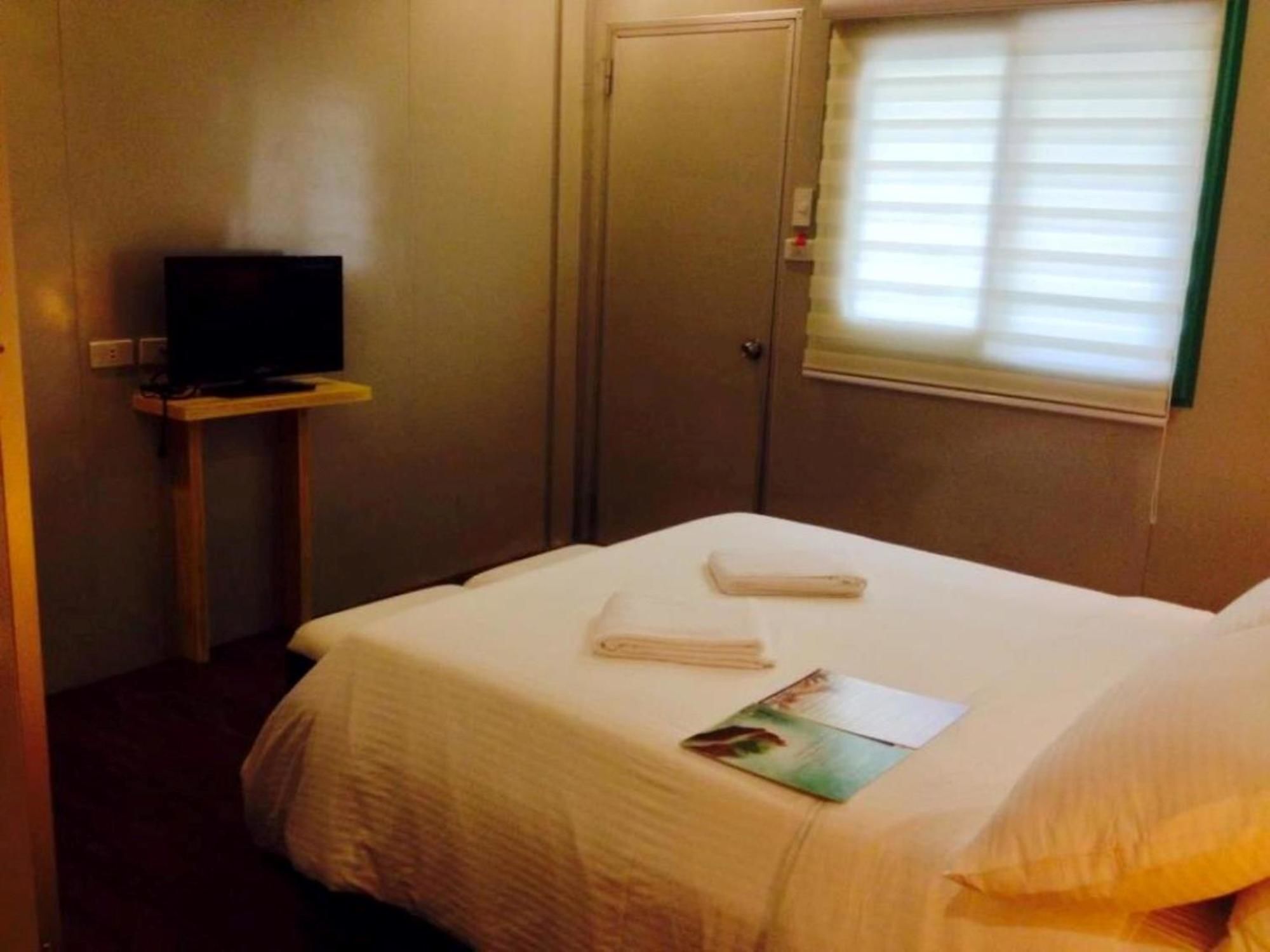 Shore Time - Annex Hotel